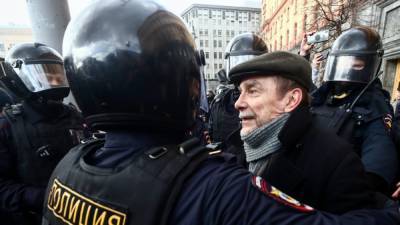 Лев Пономарёв требует через суд отменить его статус "иноагента"