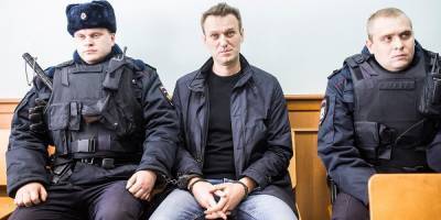 «Сушить сухари увлекательно»: Навальный рассказал о «кулинарных экспериментах» в СИЗО