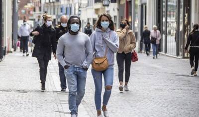 Власти Франции заявили о возможной скорой отмене коронавирусных ограничений