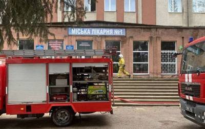 Спирт и кипятильник: названа причина пожара в больнице Черновцов