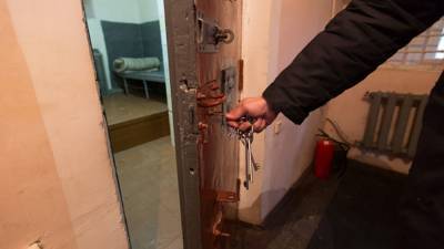 Насиловавший девушек в подземелье Скопинский маньяк радуется освобождению