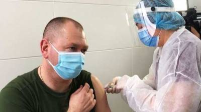 Глава Госпогранслужбы вакцинировался Covishield в Северодонецке