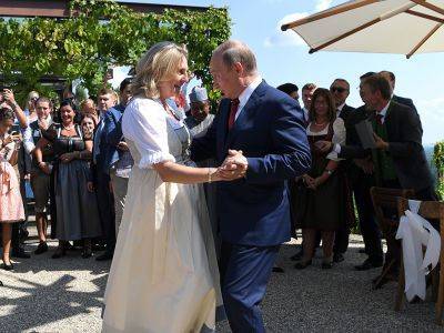 Пригласившая Путина на свадьбу экс-глава МИД Австрии может войти в совет директоров "Роснефти"
