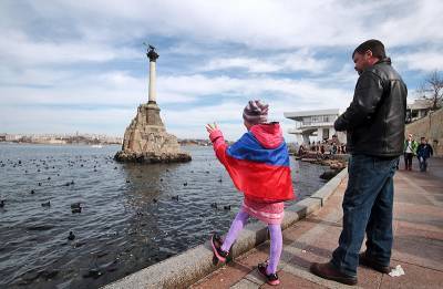 Байден на год продлил санкции против России по Крыму