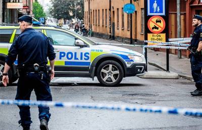 В Швеции мужчина с ножом ранил восемь человек
