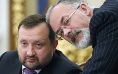 Евросоюз снял санкции с одиозных сподвижников Януковича