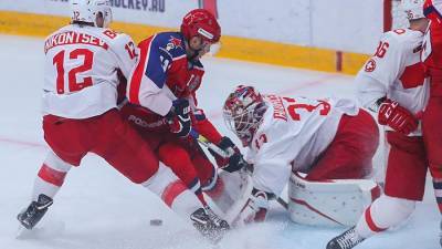 ЦСКА победил «Спартак» в матче первого раунда плей-офф КХЛ