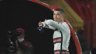 Роналду останется капитаном сборной Португалии, несмотря на инцидент в матче с Сербией