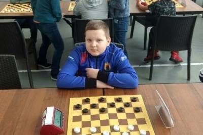 Юный петрозаводчанин попал в десятку сильнейших игроков в русские шашки