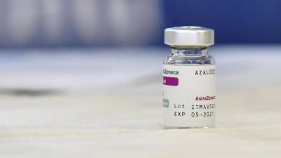 Канада приостановила вакцинацию AstraZeneca населения младше 55 лет