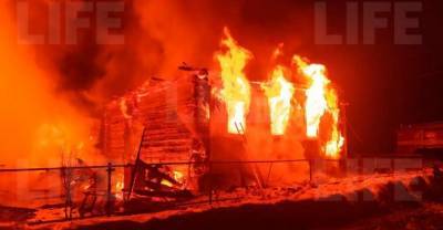 В Пермском крае мама и две маленькие дочери погибли при пожаре в частном доме