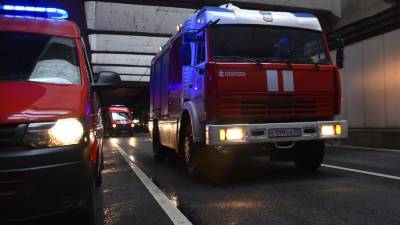 20 грузовых машин загорелись в шиномонтаже на северо-востоке Москвы