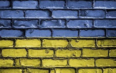 Депутат Рады заявил о намерении Киева "забросать трупами украинцев границу с Россией"