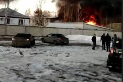 В Ярославле сгорел склад стройматериалов