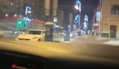 Тюменцы гоняют по тротуарам и грубо нарушают ПДД