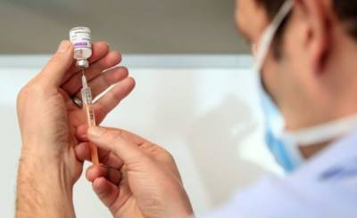 Канада временно не будет вакцинировать пожилых людей препаратом AstraZeneca