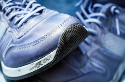 Nike подала в суд на выпустившую "обувь Сатаны" американскую компанию