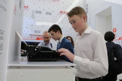 Более 120 юных москвичей получили паспорта в торжественной обстановке
