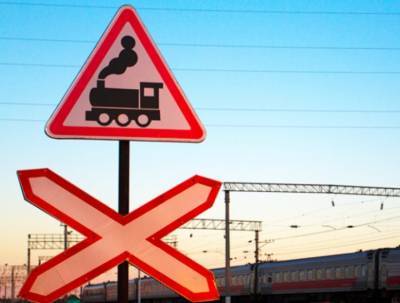Движение через два железнодорожных переезда в Астраханской области будет ограничено 1 и 2 апреля