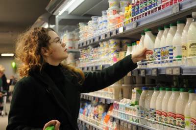 Виктория Абрамченко - Власти опровергли информацию о росте цен на молоко - vm.ru