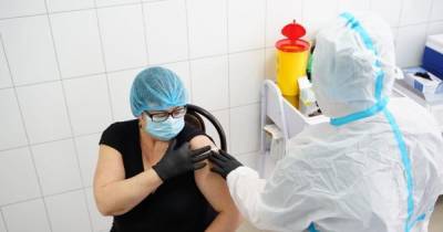 Вакцинация от коронавируса в Украине: привито уже более 212 тысяч человек, вторую дозу получили двое