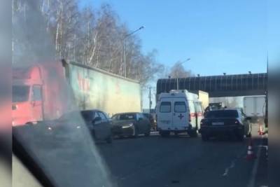 В ДТП с грузовиком на Южной окружной в Рязани пострадал 75-летний пассажир