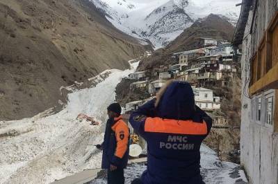 Временный проезд к погранзаставам и 9 селам в горах Дагестана открыли после схода лавины