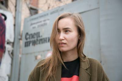 Мать экс-главы штаба Навального в Екатеринбурге пригрозили уволить из-за участия в митинге