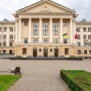 Зоополиция, площадка для дрифта и сохранение начальной школы: запорожские депутаты рассмотрят три петиции