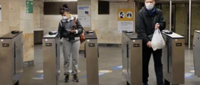 В метро Киева изменили правила проезда: где можно купить и пополнить е-билет