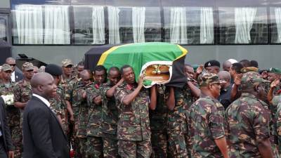 Не менее 45 человек погибли в давке в ходе прощания с умершим главой Танзании