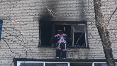 Жители общежития в Троицке оказались заблокированы в огненной ловушке