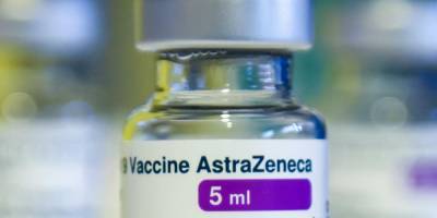Вакцине AstraZeneca дали новое название на фоне скандалов вокруг нее