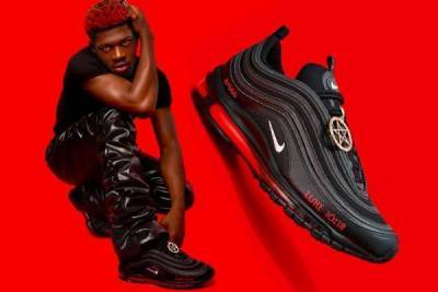 Nike подала в суд на компанию MSCHF за продажу «сатанинских» кроссовок
