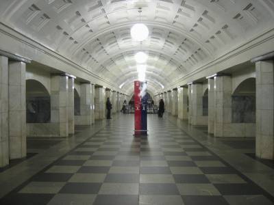 Задержан вандал, похитивший целый ряд сидений в метро в новогоднюю ночь