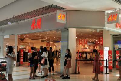 Сотни магазинов H&M оказались под угрозой закрытия