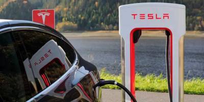 За 37,000 шекелей Tesla поставит на ваш электромобиль автопилот, хоть это и незаконно