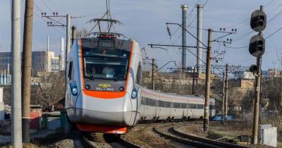 Железнодорожное сообщение между Запорожьем и Днепром из-за аварии "Интерсити" снова прекращено: как курсируют поезда