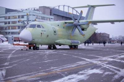 Новый российский военно-транспортный самолет Ил-112В успешно завершил второй полет
