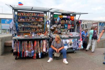 Россияне на четверть увеличили траты на туры в Петербург за неделю
