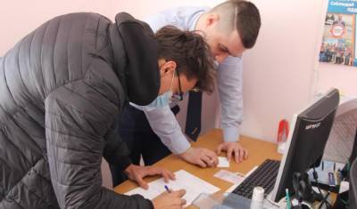 Дрифт 19-летнего северянина у технопарка в центре Тюмени закончился задержанием
