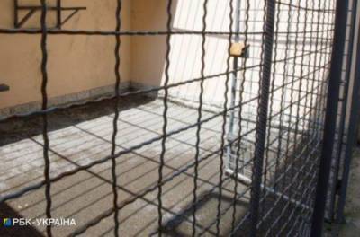 Пытки в тюрьме "Изоляция" в Донецке: двум боевикам заочно сообщили о подозрении