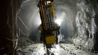 Спасатели обнаружили тело горняка после обвала на руднике в Приморье