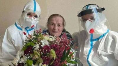 В Черновцах 100-летняя бабушка вылечилась от COVID-19