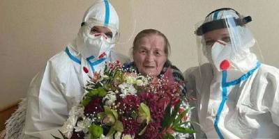 В Черновцах столетнюю бабушку вылечили от коронавируса - фото - ТЕЛЕГРАФ