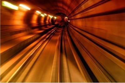 На станции метро «Электросила» пассажир упал на рельсы