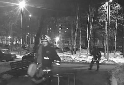 Бойцы Росгвардии эвакуировали жителей загоревшейся многоэтажки на юго-западе Москвы