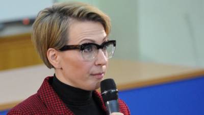Яна Чурикова рассказала о кастинге на роль ведущей «Фабрики звезд» и анорексии