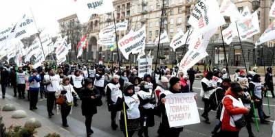 По восемь тысяч грн ФОПам в красных зонах: Рада приняла законопроект Зеленского