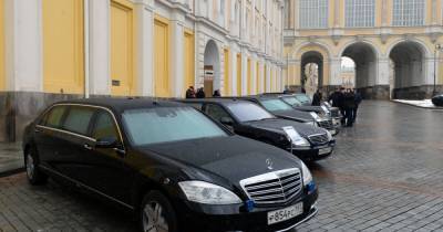Кремлевские водители пожаловались на недоплаты в администрацию президента